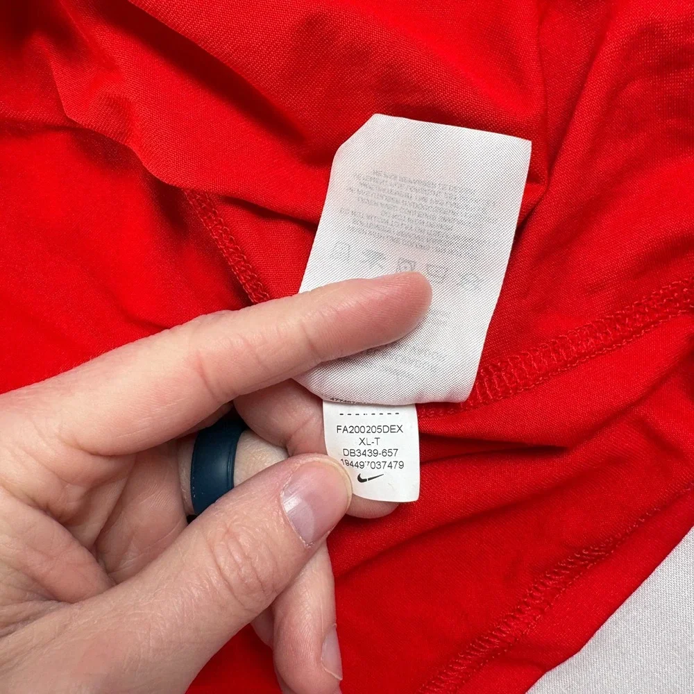 Nike shirt good